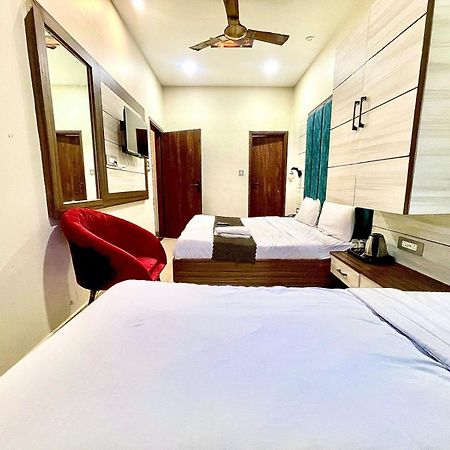 Blackwood Near Golden Temple -140 Mtrs Amritsar Exterior photo