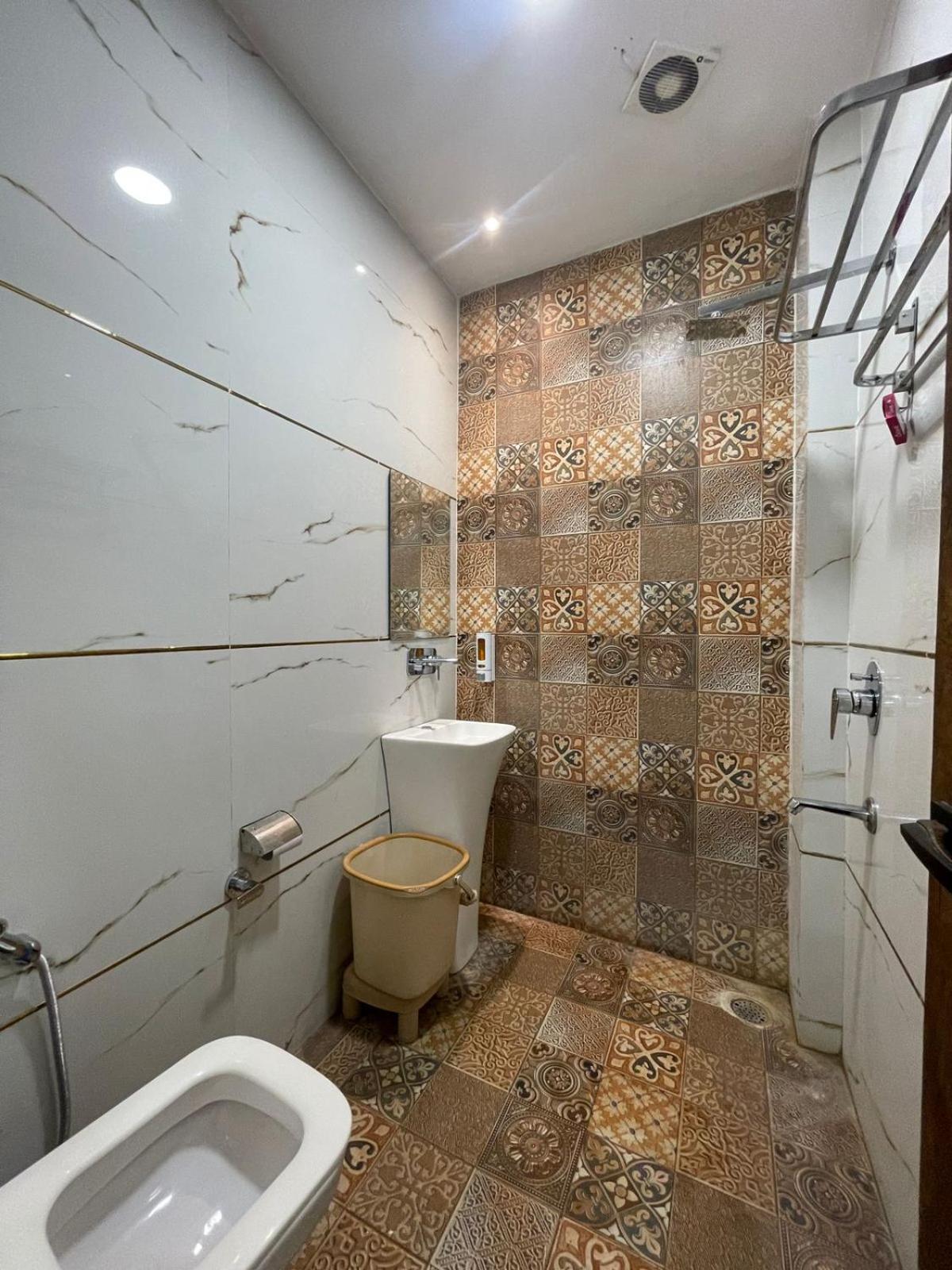 Blackwood Near Golden Temple -140 Mtrs Amritsar Exterior photo