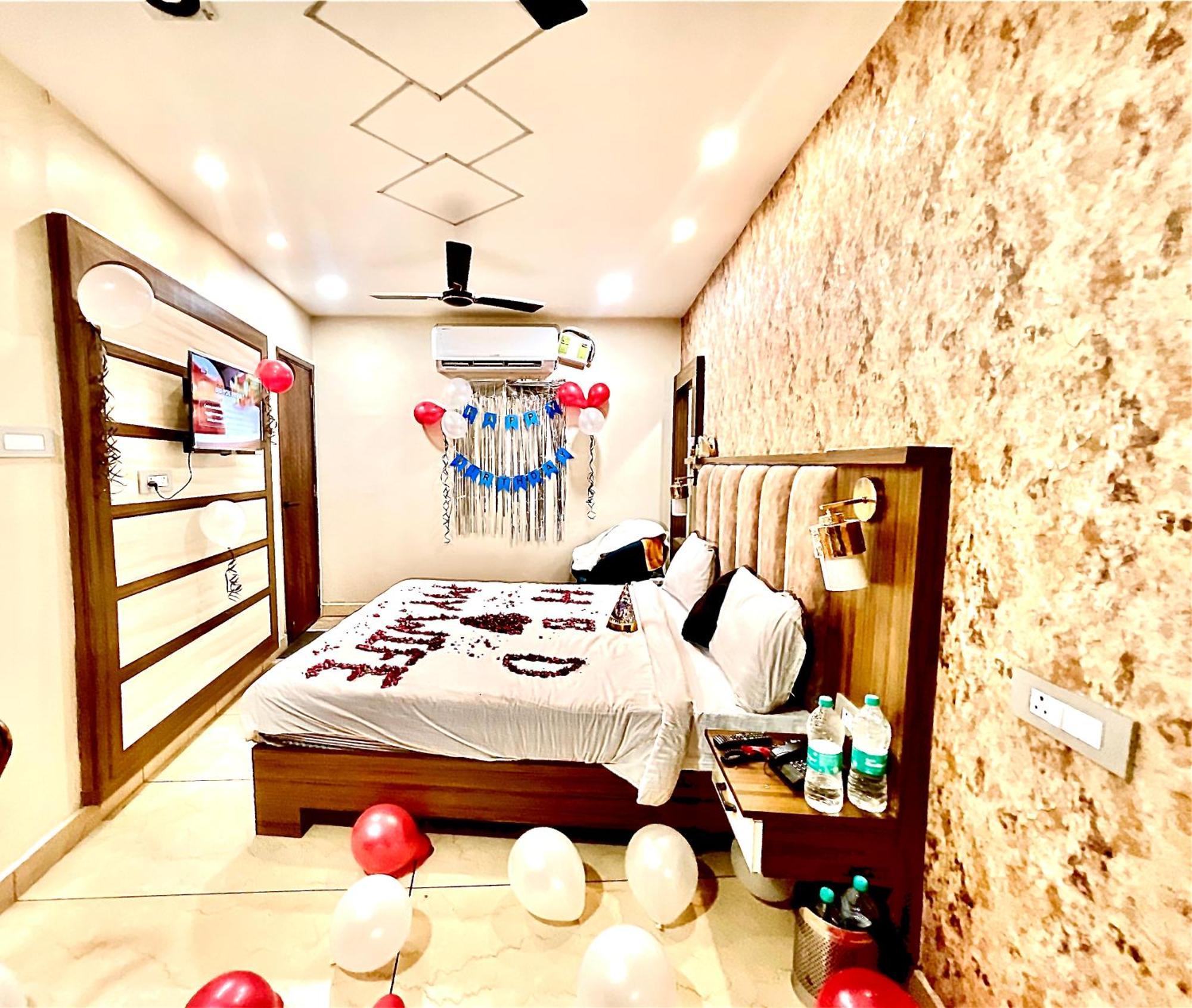 Blackwood Near Golden Temple -140 Mtrs Amritsar Exterior photo